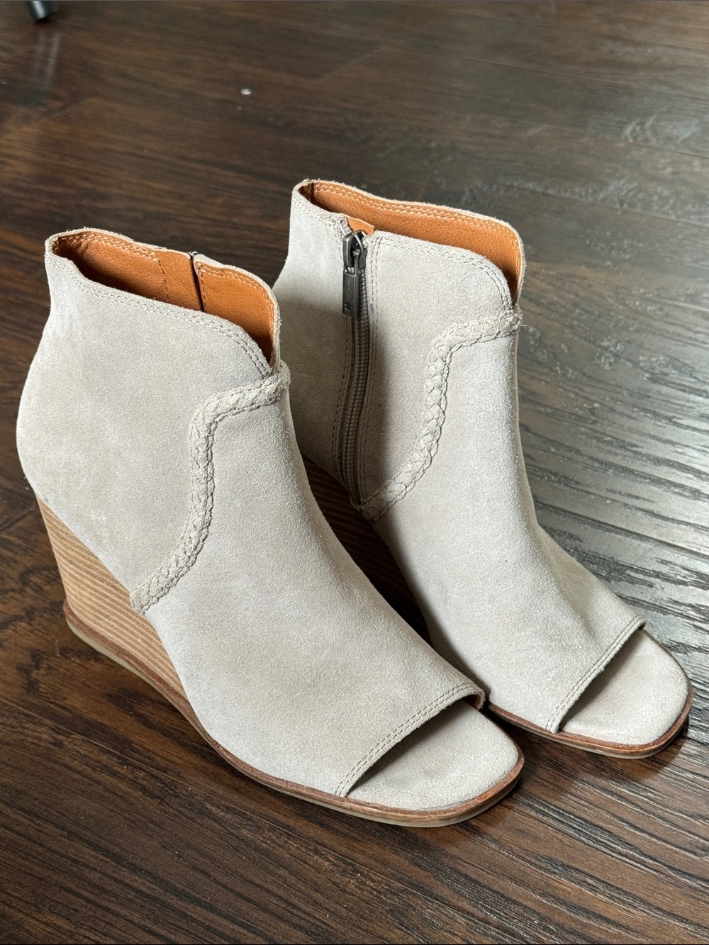 Lucky Brand 🍀 Suede Open-Toe Wedge Ankle Boots in Light Gray
